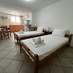 Apartment Athina Karvounades